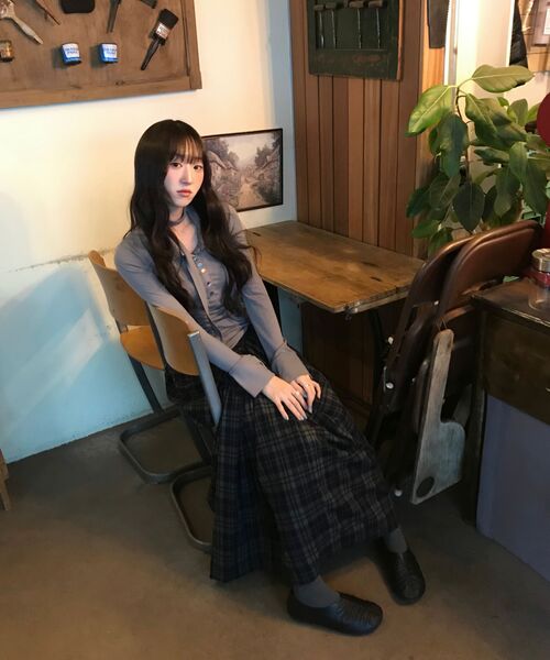 FLAREUP(フレアアップ)の「Asymmetrical Draped Shirt (FL-186_Gray)(ポロシャツ・レディース・グレー・1/2)」の18枚目の写真