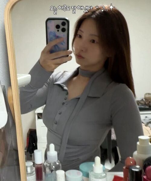 FLAREUP(フレアアップ)の「Asymmetrical Draped Shirt (FL-186_Gray)(ポロシャツ・レディース・グレー・1/2)」の19枚目の写真