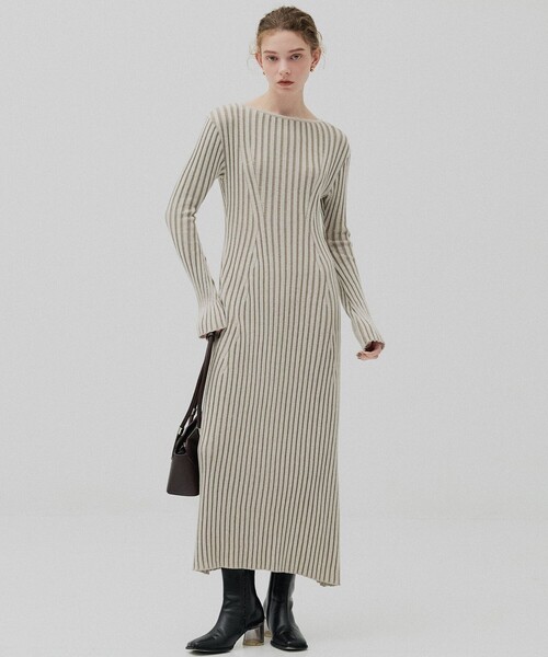 PUBLIC TOKYO(パブリックトウキョウ)の「フレアリブニットワンピース(ワンピース・レディース・ダークグレー/ライトベージュ/マルチ・1/2)」の7枚目の写真