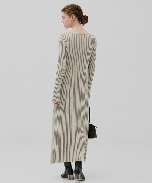 PUBLIC TOKYO(パブリックトウキョウ)の「フレアリブニットワンピース(ワンピース・レディース・ダークグレー/ライトベージュ/マルチ・1/2)」の20枚目の写真