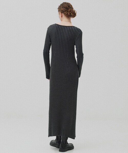 PUBLIC TOKYO(パブリックトウキョウ)の「フレアリブニットワンピース(ワンピース・レディース・ダークグレー/ライトベージュ/マルチ・1/2)」の22枚目の写真