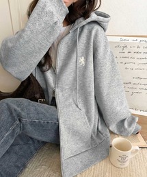 classicalelf（クラシカルエルフ）の「羽織って暖か、さらりと洒落感。胸元ワンポイント刺繍裏起毛ダブルジップパーカー（長袖）（パーカー）」