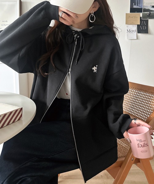 classicalelf(クラシカルエルフ)の「羽織って暖か、さらりと洒落感。胸元ワンポイント刺繍裏起毛ダブルジップパーカー(長袖)(パーカー・レディース・ブラック/杢グレー/チャコール/ネイビー/オートミール・LARGE/MEDIUM/SMALL/X-LARGE)」の10枚目の写真