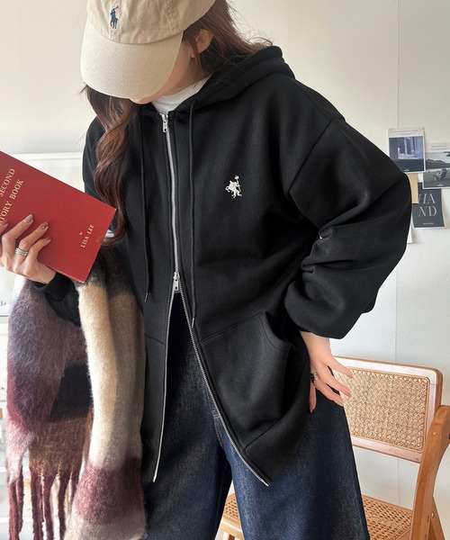 classicalelf(クラシカルエルフ)の「羽織って暖か、さらりと洒落感。胸元ワンポイント刺繍裏起毛ダブルジップパーカー(長袖)(パーカー・レディース・ブラック/杢グレー/チャコール/ネイビー/オートミール・LARGE/MEDIUM/SMALL/X-LARGE)」の11枚目の写真