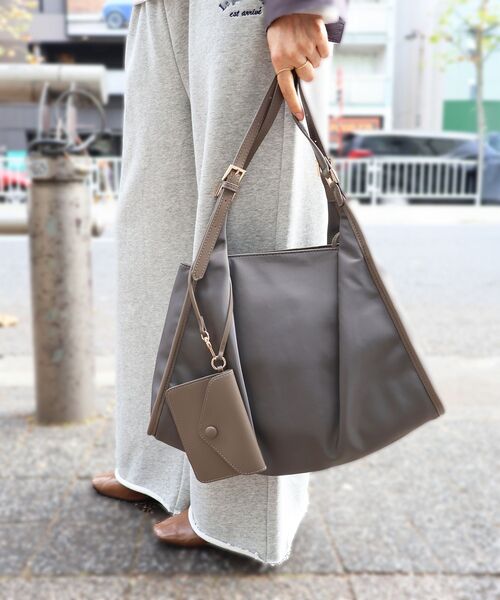 le.coeur blanc（ルクールブラン）の「ベルトハンドルナイロンショルダー（ショルダーバッグ・レディース・ブラック/グレー・FREE）」の18枚目の写真