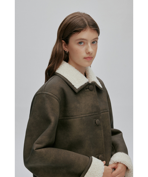 AFTERHOURS(アフターアワーズ)の「WOOL SHEARLING MUSTANG JACKET (KHAKI-BLACK)(ムートンコート・レディース・カーキ・FREE)」の4枚目の写真