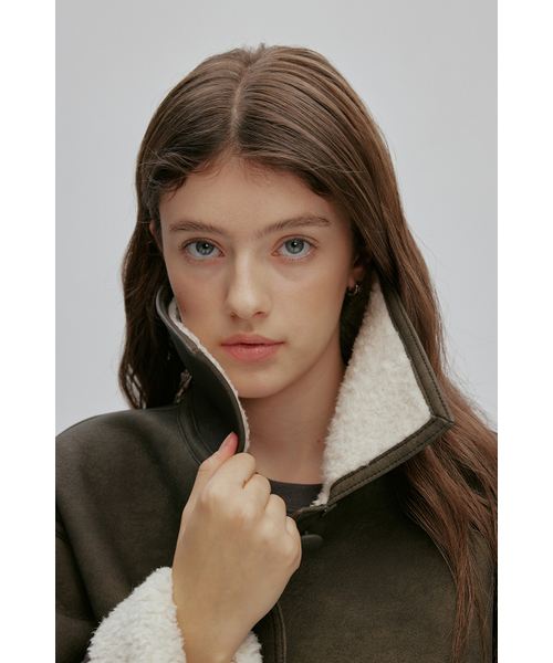 AFTERHOURS(アフターアワーズ)の「WOOL SHEARLING MUSTANG JACKET (KHAKI-BLACK)(ムートンコート・レディース・カーキ・FREE)」の5枚目の写真