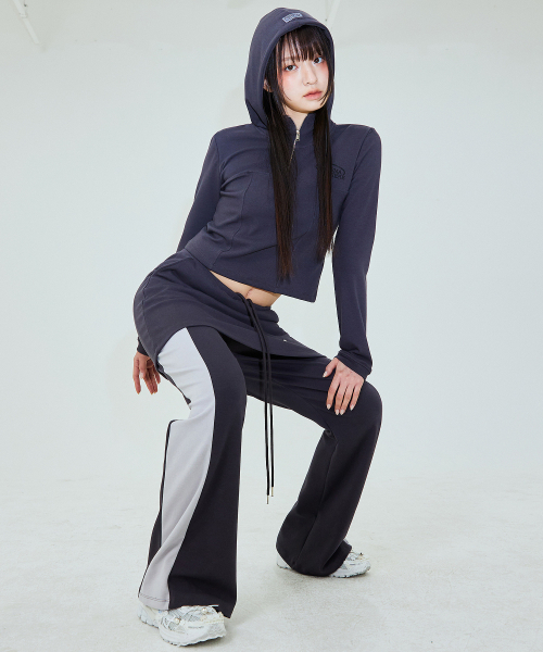 PLASMASPHERE（プラズマスフィア）の「ダークグレーのスピンパンツ（スカートラップパンツ）（その他パンツ・レディース・チャコール・FREE）」の3枚目の写真