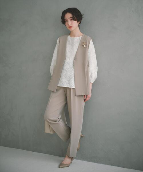 THE SHOP TK （ザ ショップ ティーケー ）の「【フォーマルにもカジュアルにも】花柄ジャカードブラウス（シャツ/ブラウス・レディース・オフホワイト・13/12）」の2枚目の写真