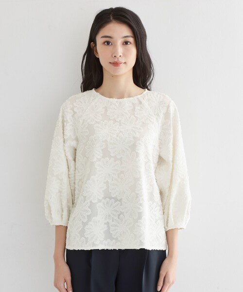 THE SHOP TK （ザ ショップ ティーケー ）の「【フォーマルにもカジュアルにも】花柄ジャカードブラウス（シャツ/ブラウス・レディース・オフホワイト・13/12）」の7枚目の写真