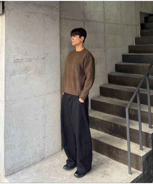 POKER FACE（ポーカーフェイス）の「COMFORT ROUND NECK KINT DEEP BROWN（ニット/セーター・レディース・ダークブラウン・48）」の2枚目の写真