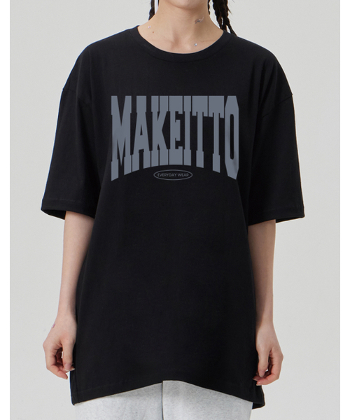 MAKEITTO（メイキット）の「[NAME LOGO] CREW NECK TEE_BLACK（Tシャツ/カットソー・メンズ・その他・MEDIUM/LARGE/X-LARGE/XX-LARGE）」の3枚目の写真