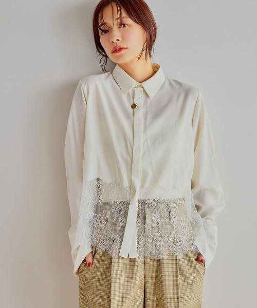 mysty woman（ミスティウーマン）の「裾レース切り替えシャツ　643874（シャツ/ブラウス・レディース・オフホワイト/ブラック・FREE）」の4枚目の写真