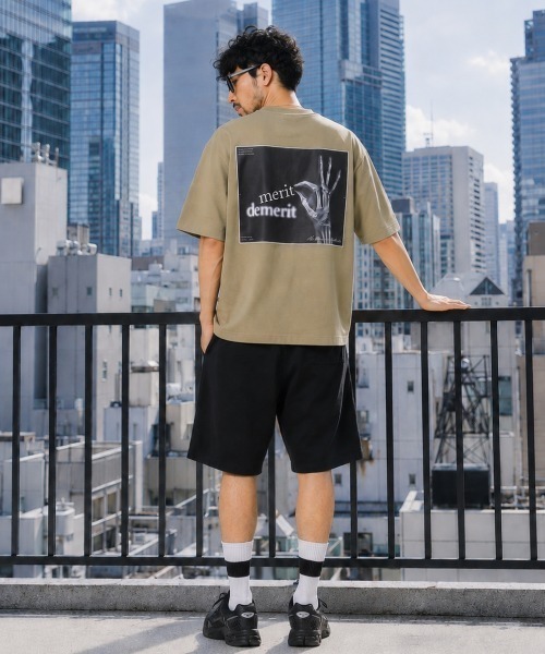 SUPERTHANKS（スーパーサンクス）の「【吸水速乾・接触冷感・抗菌防臭】バックプリントTシャツ[merit] Functional S/S T-shirt（Tシャツ/カットソー・メンズ・ベージュ/ブラック/ホワイト/チャコールグレー・L/M/S）」の4枚目の写真