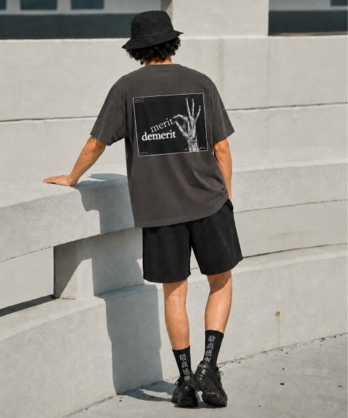 SUPERTHANKS（スーパーサンクス）の「【吸水速乾・接触冷感・抗菌防臭】バックプリントTシャツ[merit] Functional S/S T-shirt（Tシャツ/カットソー・メンズ・ベージュ/ブラック/ホワイト/チャコールグレー・L/M/S）」の3枚目の写真
