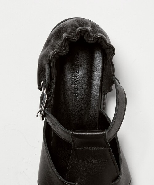 BEAUTY&YOUTH UNITED ARROWS（ビューティーアンドユースユナイテッドアローズ）の「ギャザー グルカサンダル（サンダル・レディース・オフホワイト/ブラック・36/37/38）」の7枚目の写真