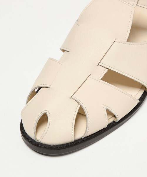 BEAUTY&YOUTH UNITED ARROWS（ビューティーアンドユースユナイテッドアローズ）の「ギャザー グルカサンダル（サンダル・レディース・オフホワイト/ブラック・36/37/38）」の13枚目の写真