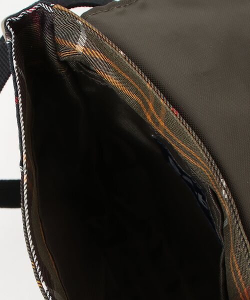 Barbour（バブアー）の「Torridonタータン クロスボディバッグ（ショルダーバッグ・メンズ・グリーン・ONE SIZE）」の12枚目の写真