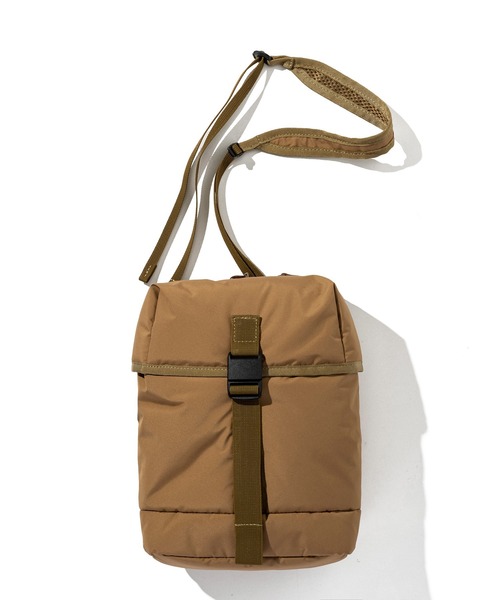PHENIX COLLECTION(フェニックスコレクション)の「PHENIX COLLECTION(フェニックスコレクション)CARRIER, TYPE P-002(ショルダーバッグ・メンズ・ブラック/ベージュ・ONE SIZE)」の1枚目の写真