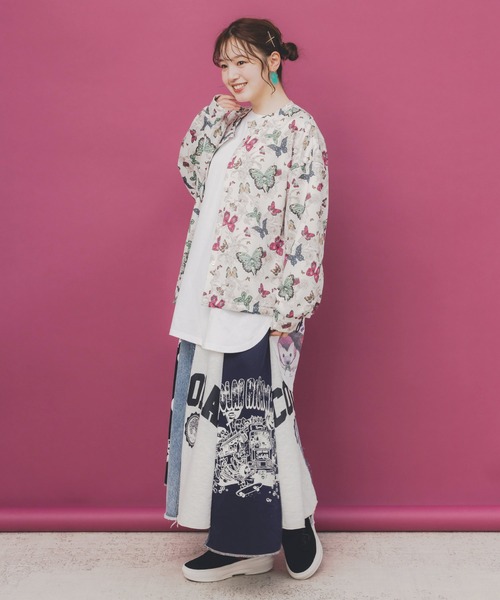 ScoLar(スカラー)の「153752:蝶総柄カーディガン(シャツ/ブラウス・レディース・アイボリー・M)」の3枚目の写真