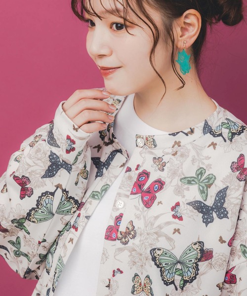 ScoLar(スカラー)の「153752:蝶総柄カーディガン(シャツ/ブラウス・レディース・アイボリー・M)」の7枚目の写真