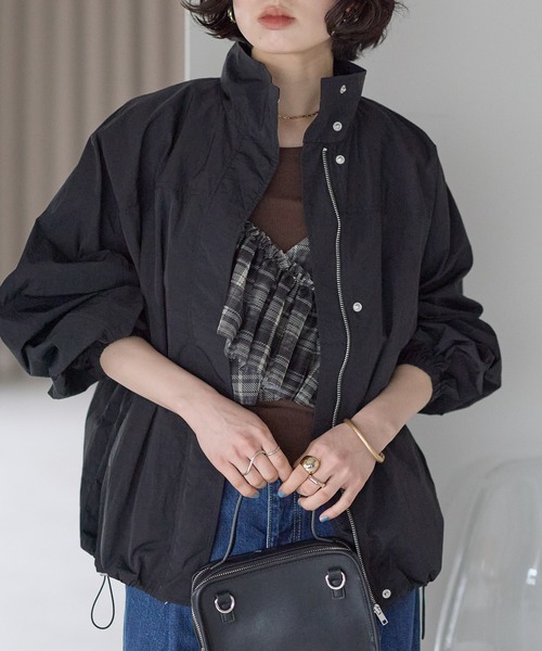 r.（アールドット）の「スタンドカラー　ブルゾン（ブルゾン・レディース・ブラック/ホワイト/ベージュ・FREE）」の3枚目の写真