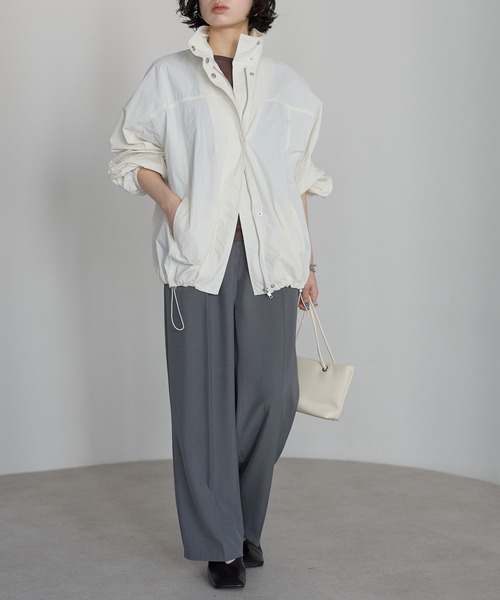 r.（アールドット）の「スタンドカラー　ブルゾン（ブルゾン・レディース・ブラック/ホワイト/ベージュ・FREE）」の12枚目の写真