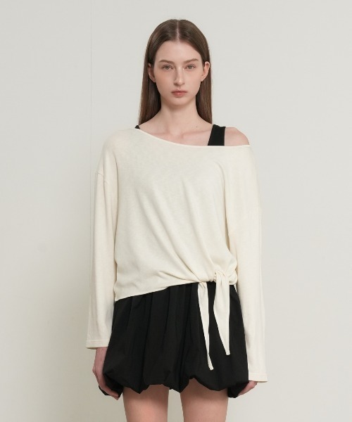 GENERAL IDEA(ジェネラルアイデア)の「【GENERAL IDEA】タイアップルーズボートネック長袖Tシャツ / Tie-Up Loose-Fit Boat Neck T-Shirt(Tシャツ/カットソー・レディース・ブラック/ライトグレー/アイボリー・L/M/S)」の2枚目の写真
