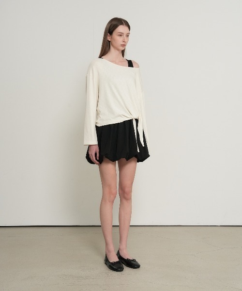 GENERAL IDEA(ジェネラルアイデア)の「【GENERAL IDEA】タイアップルーズボートネック長袖Tシャツ / Tie-Up Loose-Fit Boat Neck T-Shirt(Tシャツ/カットソー・レディース・ブラック/ライトグレー/アイボリー・L/M/S)」の8枚目の写真