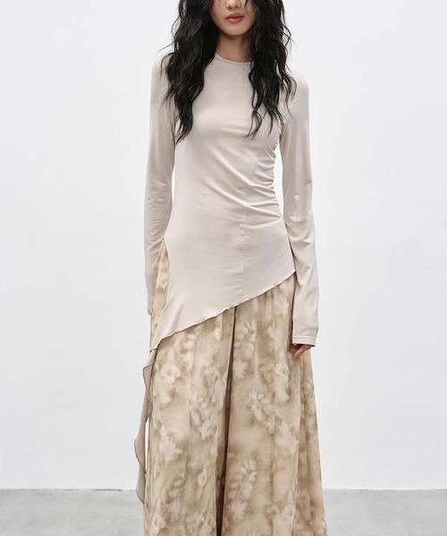 EIGHTHMONTH(エイスマンス)の「アシンメトリー ドレープトップス EM26s048【EIGHTHMONTH】(Tシャツ/カットソー・レディース・ライトベージュ/ブラック・S/M)」の17枚目の写真