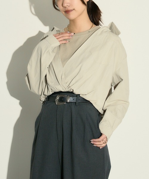 H.TOKYO(エイチトウキョウ)の「ドッキングレイヤード・カシュクールショートブラウス(シャツ/ブラウス・レディース・ベージュ/オフホワイト・FREE)」の15枚目の写真