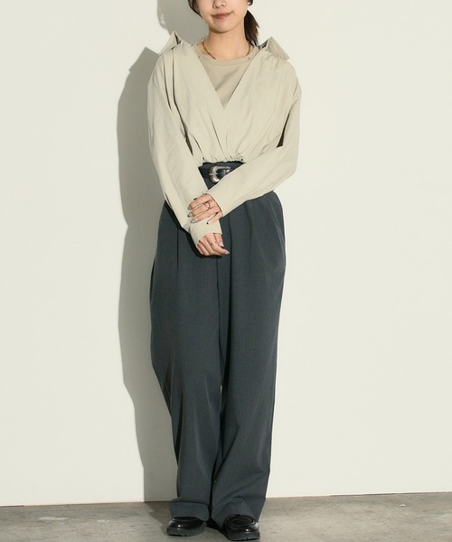 H.TOKYO(エイチトウキョウ)の「ドッキングレイヤード・カシュクールショートブラウス(シャツ/ブラウス・レディース・ベージュ/オフホワイト・FREE)」の11枚目の写真
