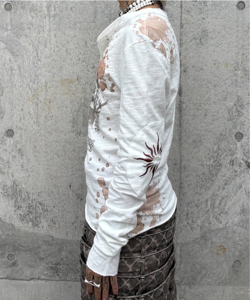 Never mind the XU（ネバーマインドザエックスユー）の「【Never mind the XU】paint graphic henley long sleeve / 【ネバーマインド ザ エックスユー】ペイントグラフィックヘンリーロンT（Tシャツ/カットソー・メンズ・ホワイト・M）」の11枚目の写真