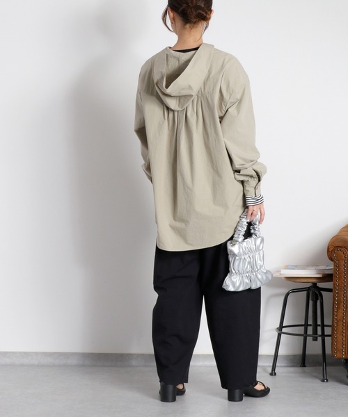 cepo（セポ）の「レースアップフードシャツ（シャツ/ブラウス・レディース・ベージュ/オフホワイト/オリーブ・M）」の21枚目の写真