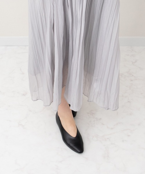 Bridget Birkin(ブリジットバーキン)の「【Bridget Birkin】Vカットレインパンプス(564015)(パンプス・レディース・ベージュ/ゴールド/ブラック・24/24.5/22.5/23/23.5)」の4枚目の写真