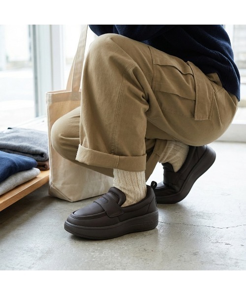 FILA(フィラ)の「SUPER BUBBLE LOAFER / スパーバブルローファー / 厚底スニーカー(スニーカー・レディース・ブラウン・26.0cm/24.5cm/24.0cm/25.5cm/23.0cm/23.5cm/25.0cm)」の1枚目の写真