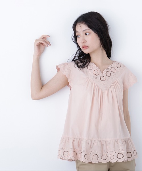 N.(N. Natural Beauty Basic)(エヌエヌナチュラルビューティーベーシック)の「コットン刺繍ブラウス(シャツ/ブラウス・レディース・ブラック/オフホワイト/レッド/ピンク・フリ-)」の3枚目の写真