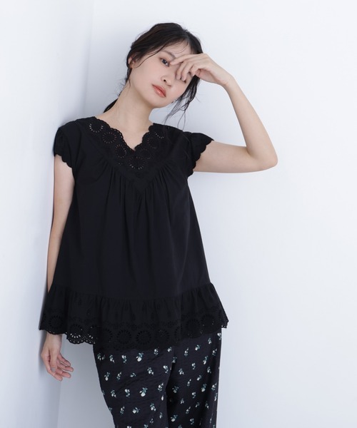 N.(N. Natural Beauty Basic)(エヌエヌナチュラルビューティーベーシック)の「コットン刺繍ブラウス(シャツ/ブラウス・レディース・ブラック/オフホワイト/レッド/ピンク・フリ-)」の2枚目の写真