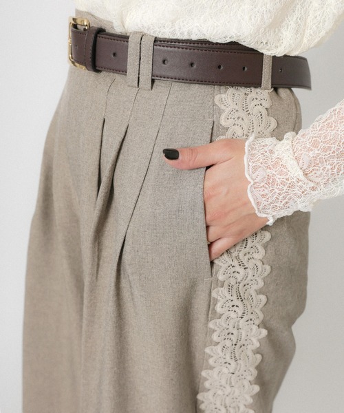 Floran（フローラン）の「ストレッチサイドレースパンツ（スラックス・レディース・ベージュ/グレー/ブラック・FREE）」の4枚目の写真