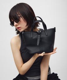 TONER | ポーチ付きドローストリングバケットバッグ/ロゴプレート付き(ハンドバッグ)