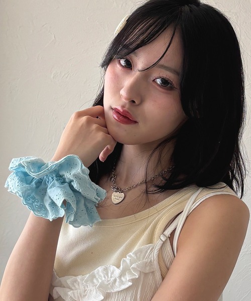 kutir(クティール)の「kutirlune/レースシュシュ(シュシュ・レディース・イエロー/アイボリー/ブルー/ライトホワイト/レッド/ピンク・FREE)」の3枚目の写真