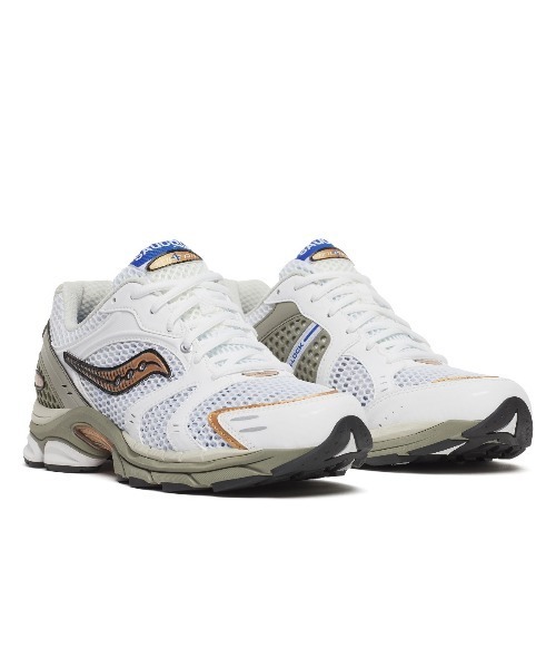 Kinetics(キネティクス)の「Saucony PROGRID TRIUMPH 4(サッカニー プログリッド トライアンフ 4)(スニーカー・メンズ・ホワイト系/ブラック系・28cm/28.5cm/29cm/26cm/26.5cm/27cm/27.5cm)」の2枚目の写真