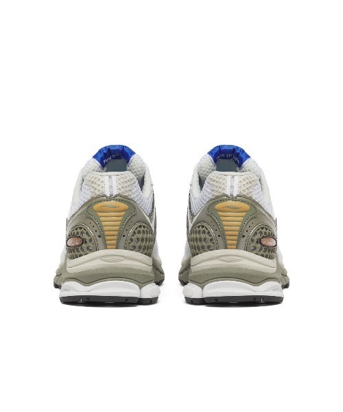 Kinetics(キネティクス)の「Saucony PROGRID TRIUMPH 4(サッカニー プログリッド トライアンフ 4)(スニーカー・メンズ・ホワイト系/ブラック系・28cm/28.5cm/29cm/26cm/26.5cm/27cm/27.5cm)」の7枚目の写真