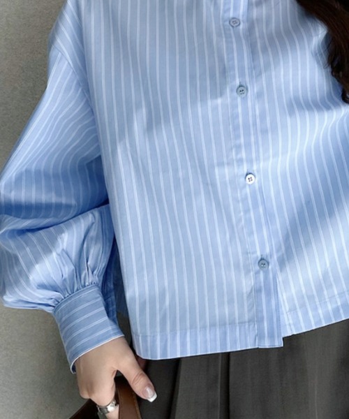 umune（ウムネ）の「ストライプシャツ バックシャン レースアップ バックリボン 半袖 クロップド丈 ショート丈 スタンドカラー カジュアル 秋 冬（シャツ/ブラウス・レディース・サックスブルー/ネイビー・FREE）」の15枚目の写真