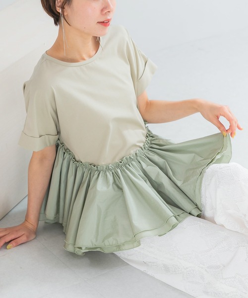 URBAN RESEARCH ROSSO WOMEN(アーバンリサーチ ロッソ)の「タフタドッキングティアードTEEブラウス(Tシャツ/カットソー・レディース・ブラック/ライトカーキ/オフホワイト・FREE)」の3枚目の写真