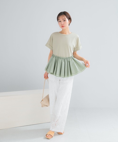 URBAN RESEARCH ROSSO WOMEN(アーバンリサーチ ロッソ)の「タフタドッキングティアードTEEブラウス(Tシャツ/カットソー・レディース・ブラック/ライトカーキ/オフホワイト・FREE)」の15枚目の写真