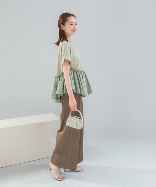 URBAN RESEARCH ROSSO WOMEN(アーバンリサーチ ロッソ)の「タフタドッキングティアードTEEブラウス(Tシャツ/カットソー・レディース・ブラック/ライトカーキ/オフホワイト・FREE)」の20枚目の写真