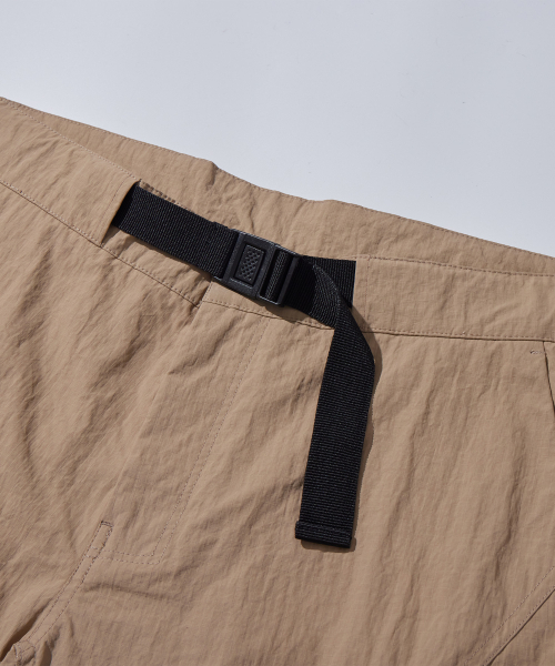 KALAPATTHAR(カラパタール)の「Nylon Taslan Belted Cargo Shorts - Beige(その他パンツ・メンズ・その他・MEDIUM/LARGE/X-LARGE)」の3枚目の写真