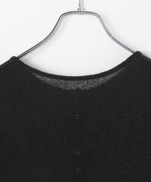 PAGEBOY（ページボーイ）の「フローズンヘンリープルオーバーショートスリーブ【そのままでも重ねて着ても使える】（Tシャツ/カットソー・レディース・グレー/オフホワイト/レッド/ブラック/ブルー/ブラウン・FREE）」の14枚目の写真