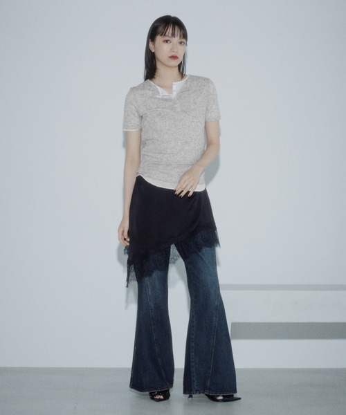 PAGEBOY（ページボーイ）の「フローズンヘンリープルオーバーショートスリーブ【そのままでも重ねて着ても使える】（Tシャツ/カットソー・レディース・グレー/オフホワイト/レッド/ブラック/ブルー/ブラウン・FREE）」の8枚目の写真